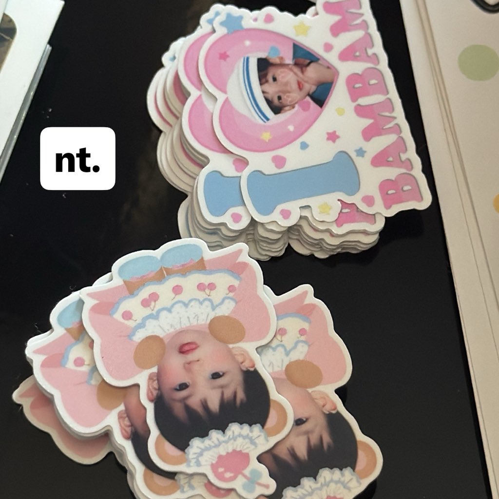 พ้มมีสตก.น้องแบมแบมน่ารักๆ🥰
แจกเมนแบมแบมนะค้าบ🫶🏼💚
พ้มเจอใครขออนุญาติแจกค้าบบบ💜🙏🏻💖

#KPOPMasterzinBKK2026
#KPOPMasterzinBKK2026xBamBam
#KPOPMasterzinBKK2026xTEN