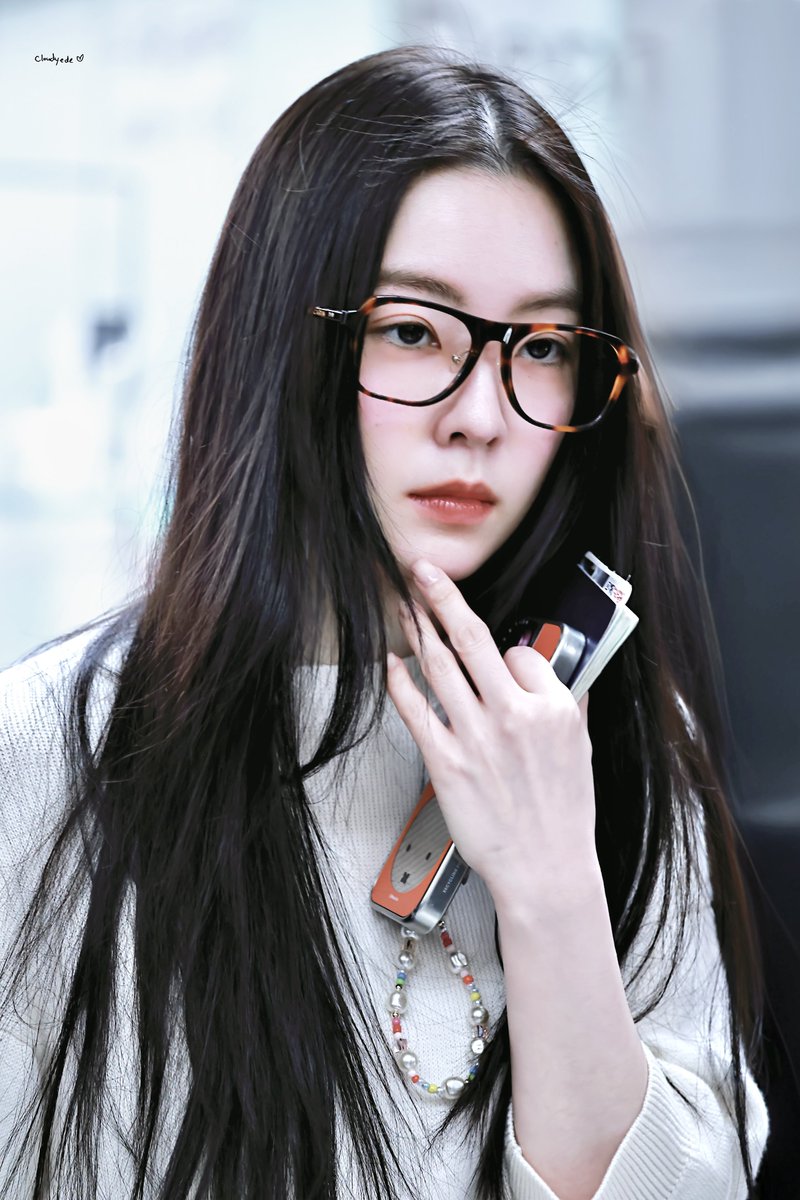 cloudyede's tweet image. 260425 ICN 출국 
👓

#IRENE #아이린 #RedVelvet #레드벨벳