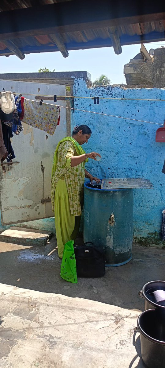 આજ રોજ AAM માળીયા 3 માં વિશ્વ મલેરિયા દિવસ ની ઉજવણી કરવામાં આવી જેમાં મચ્છર દાની જનજાગૃતી તથા એબેટ કામગીરી અને મલેરિયા દિવસ લગત IEC કરવામાં આવેલ. 
<a href="/BhanduriPhc/">PHCBhanduri_MaliyaHatina</a> 
<a href="/TeamHealthMalia/">Team Health Malia_Junagadh</a>