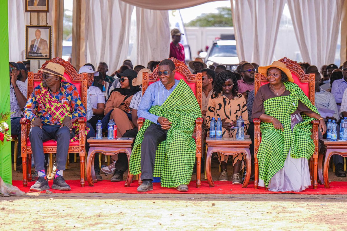 CSBeatriceMoe's tweet photo. 📍𝗡𝗮𝗸𝘂𝗸𝘂𝗹𝗮𝘀, 𝗧𝘂𝗿𝗸𝗮𝗻𝗮 𝗘𝗮𝘀𝘁

Officiated by cabinet colleague, CS Hon. Opiyo Wandayi, I graced a historic and colourful ground breaking ceremony marking the commencement of oil field development operations at South Lokichar Basin, a key investment project in Turkana County.

I urged the local community to support the new investor as I reiterated the commitment of H.E President Ruto in reviving the local economy and re-opening employment opportunities in the area through this project.

Together with the Deputy Chief of Staff (State House) Hon. Josphat Nanok, we drummed up support for the Broad-Based Government beyond 2027.

Area leaders led by Turkana Deputy Governor H.E Dr. John Erus, Senator James Lomenen, MPs Hon. Nixon Ng'ikolong' (Turkana East), Hon. Dr. Ariko Namoit (Turkana South), Hon. Dr. Protus Akuja (Loima), Hon. Emathe Namuar (Turkana Central) and MCAs expressed optimism with the resumption of Oil Field Development.

Turkana County Commissioner Julius Kavita led national government officials in attending the event.