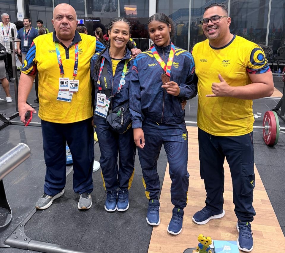 RadioVozStereo's tweet photo. Radio Voz Stereo: Felipe Ortiz y Jimena Mosquera oro y bronce en la ... https://t.co/sDNld78NrO https://t.co/tWWHrSDJSd