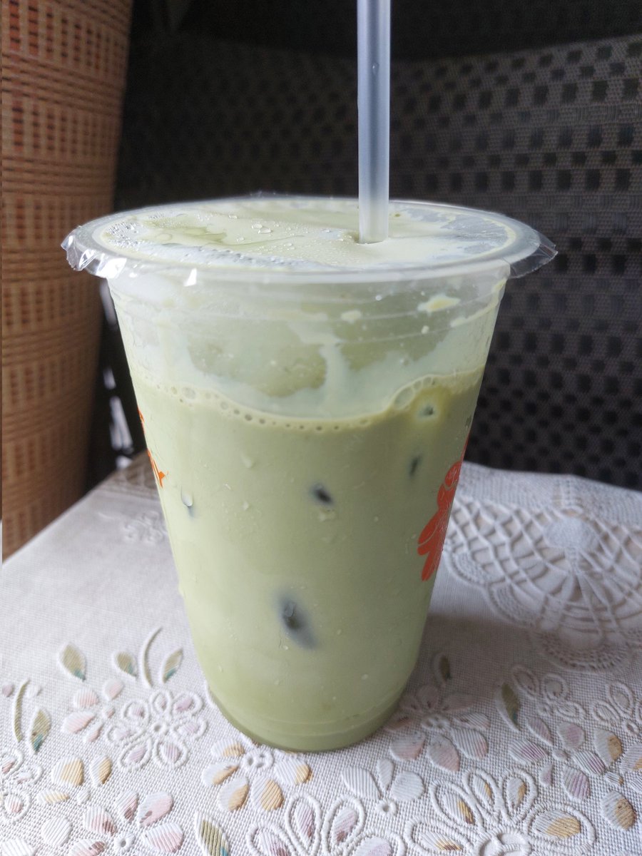 badak968's tweet photo. Siang siang di hari sabtu minumnya matcha duluu. Badak izin ngilang 3 hari kedepan dulu ya guyss, akunnya kena shadow ban 🥲🥲 🙇‍♂️ https://t.co/iUDRJancoq
