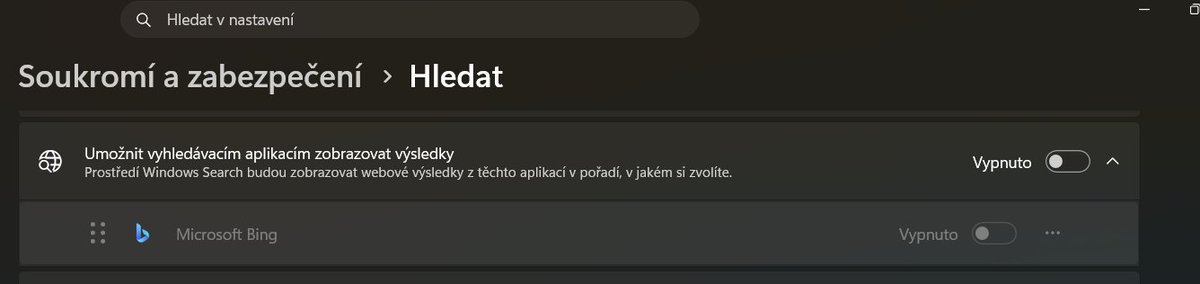 vcernik's tweet photo. @VaclavManena Ahoj, teď jsem se vrtal v nastavení Windows a vypadá to, že v Nastavení > Soukromí a zabezpečení > Hledat se dá tohleto otravné vyhledávání vypnout i bez registrů. https://t.co/3fodUYThQP