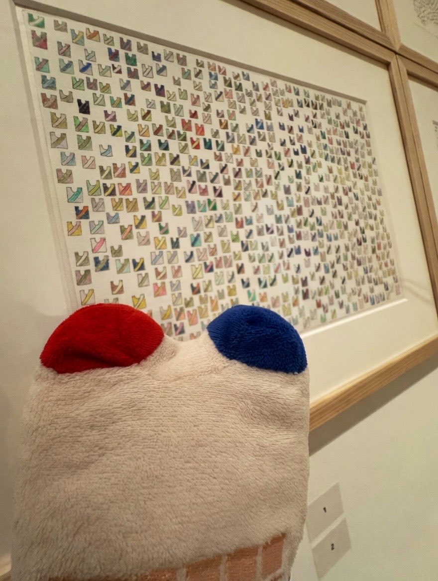 OkiMu_chan's tweet photo. つくる冒険にあそびにきたよー！

いろいろな面白い作品が
いっぱいあって
すごいなぁって思ったみゅ❣️

また明日も遊びに
行っちゃおうかな⁈

#沖縄県立博物館・美術館
#おきみゅー　#つくる冒険　
#日本のアール・ブリュット45人 https://t.co/781ORQ6y56