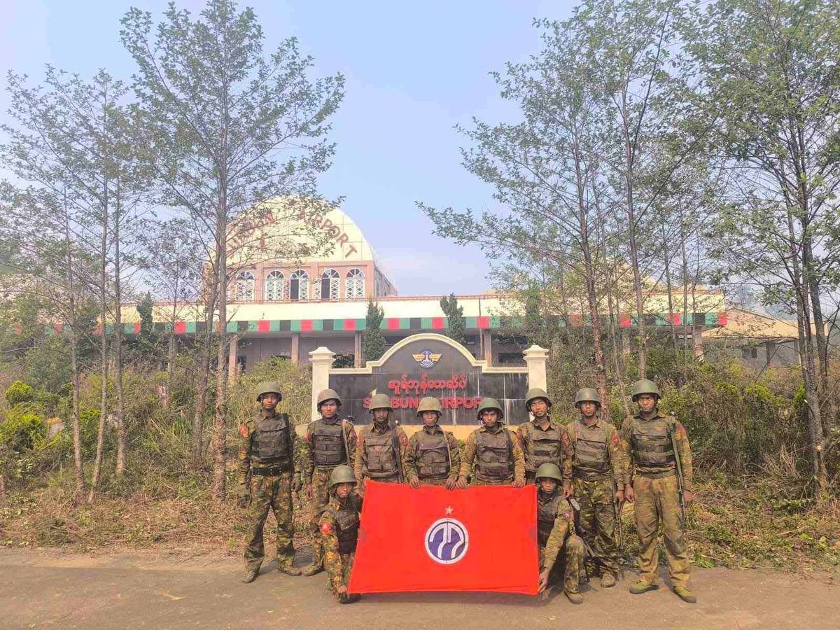 MoeSatKhinn's tweet image. Falam, Chin State—previously under the temporary occupation of #CDF and #PDF terrorists—was retaken by the #Tatmadaw at 3:00 AM this morning.
#WhatsHappeningInMyanmar 
#BreakingNews #CurrentAffairs
#RuleOfLaw #NationalSecurity