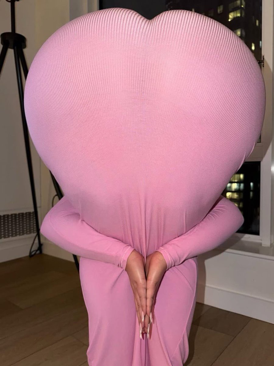 BoltedOnBooty tweet media