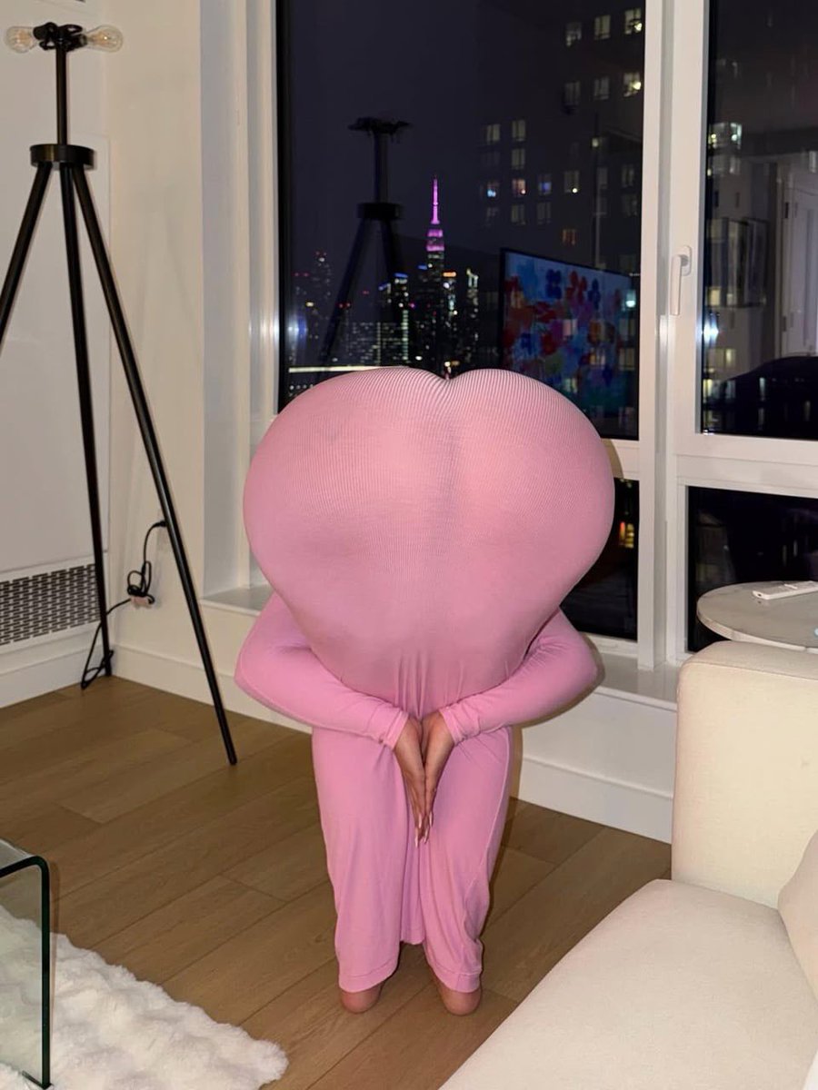 BoltedOnBooty tweet media