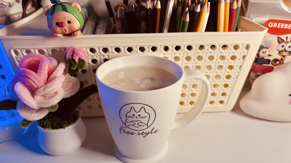 Ayinnarlesia's tweet image. Es Kelapaaaaa. siang siang panas gini, harus minum yang seger dong🧊🥥🌴

kalo kamu minum aapaaa??

#ice #Todayshots