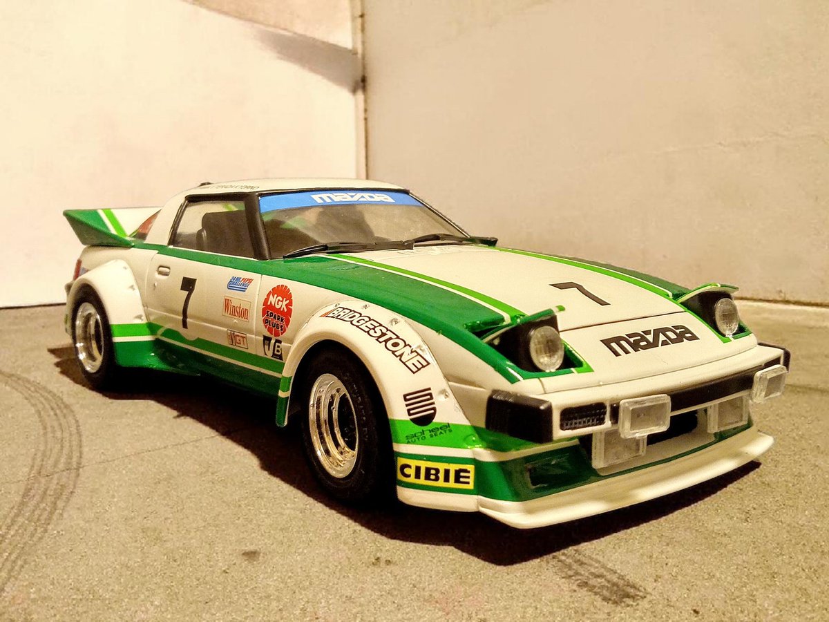 #お昼休みに一枚だけ模型写真を貼ろう 
#カーモデル
#アオシマ