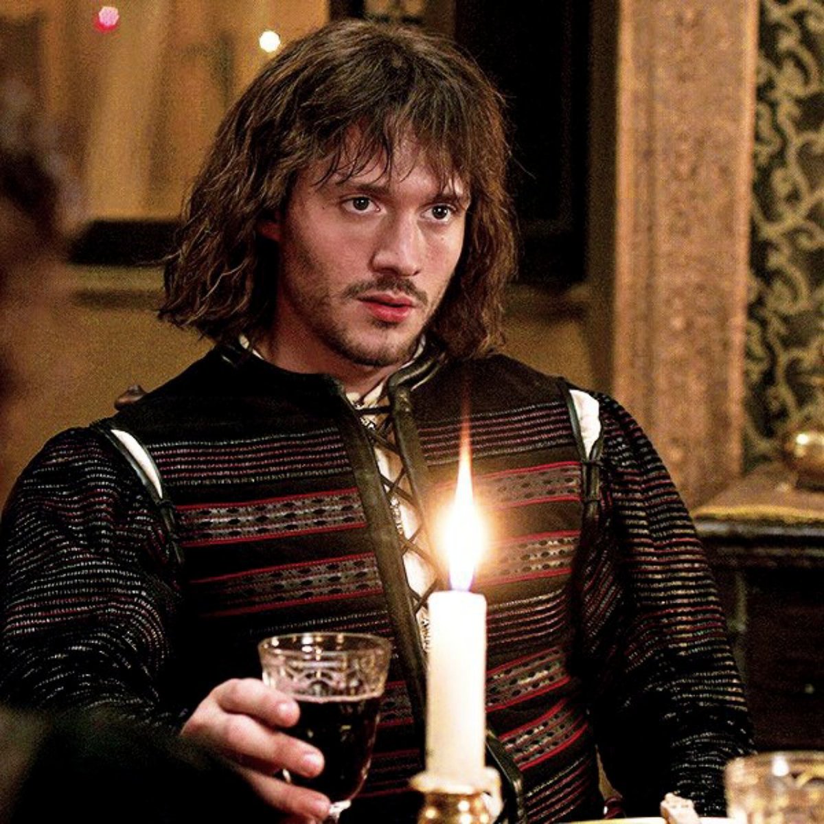 lucrezia's tweet image. he served face in both his flamboyant cheerful boy era and his tormented sickly knight era #range