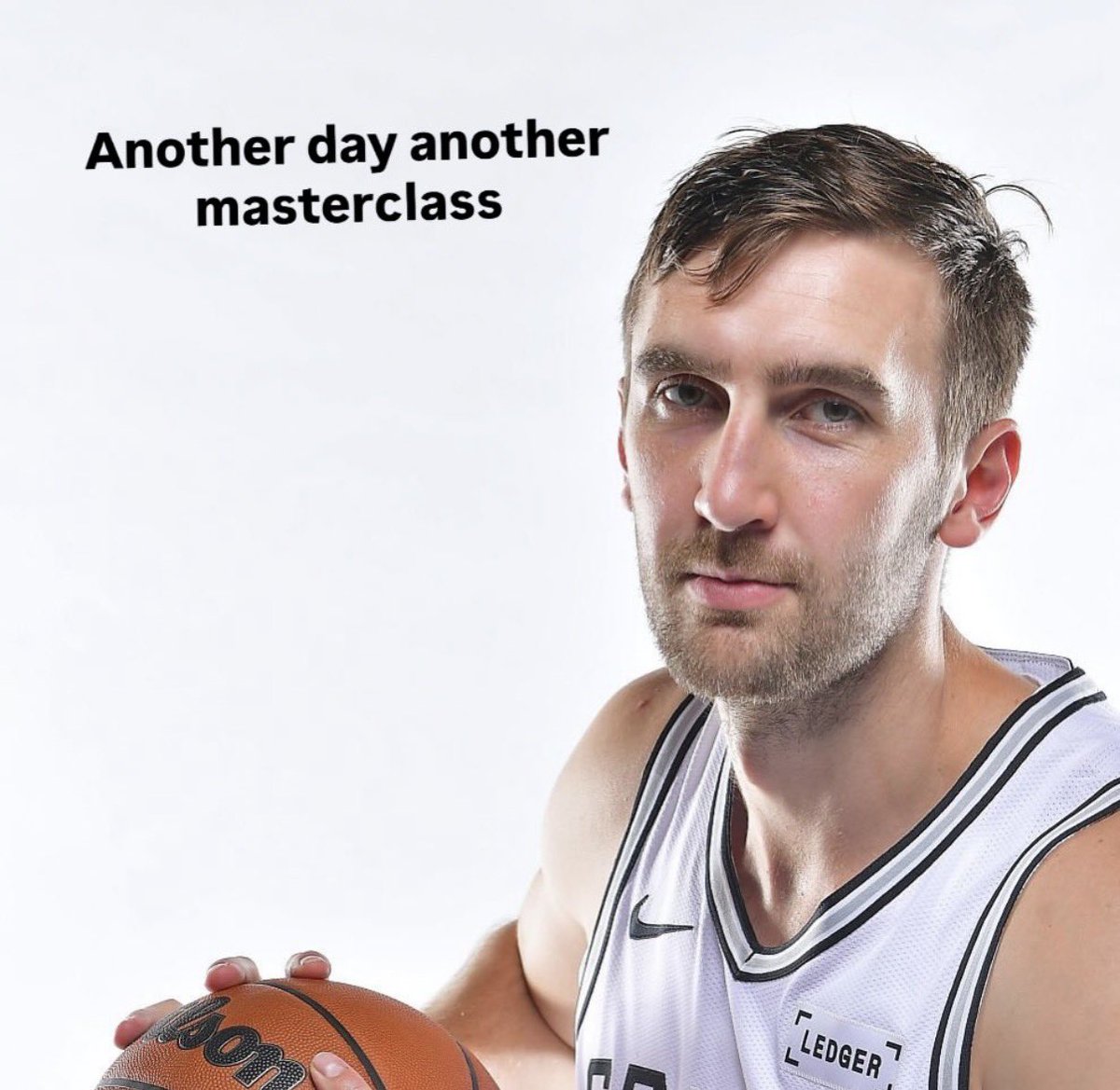 believer of buckets tweet media