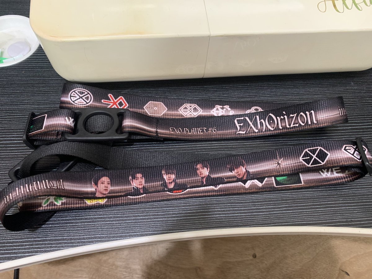 pyracus21's tweet photo. WTS /LFB 

EXhOrizon Eribong/light stick Holder 
-Adjustable strap 

250 each with key holder included ☺️
Dm lang
Po kung inch 

Pa Rt mga bebe ko

#EXO #엑소 #weareoneEXO #EXOPLANET #EXhOrizon #EXhOrizoninMANILA #EXOinManila https://t.co/ndIJF0rtQp