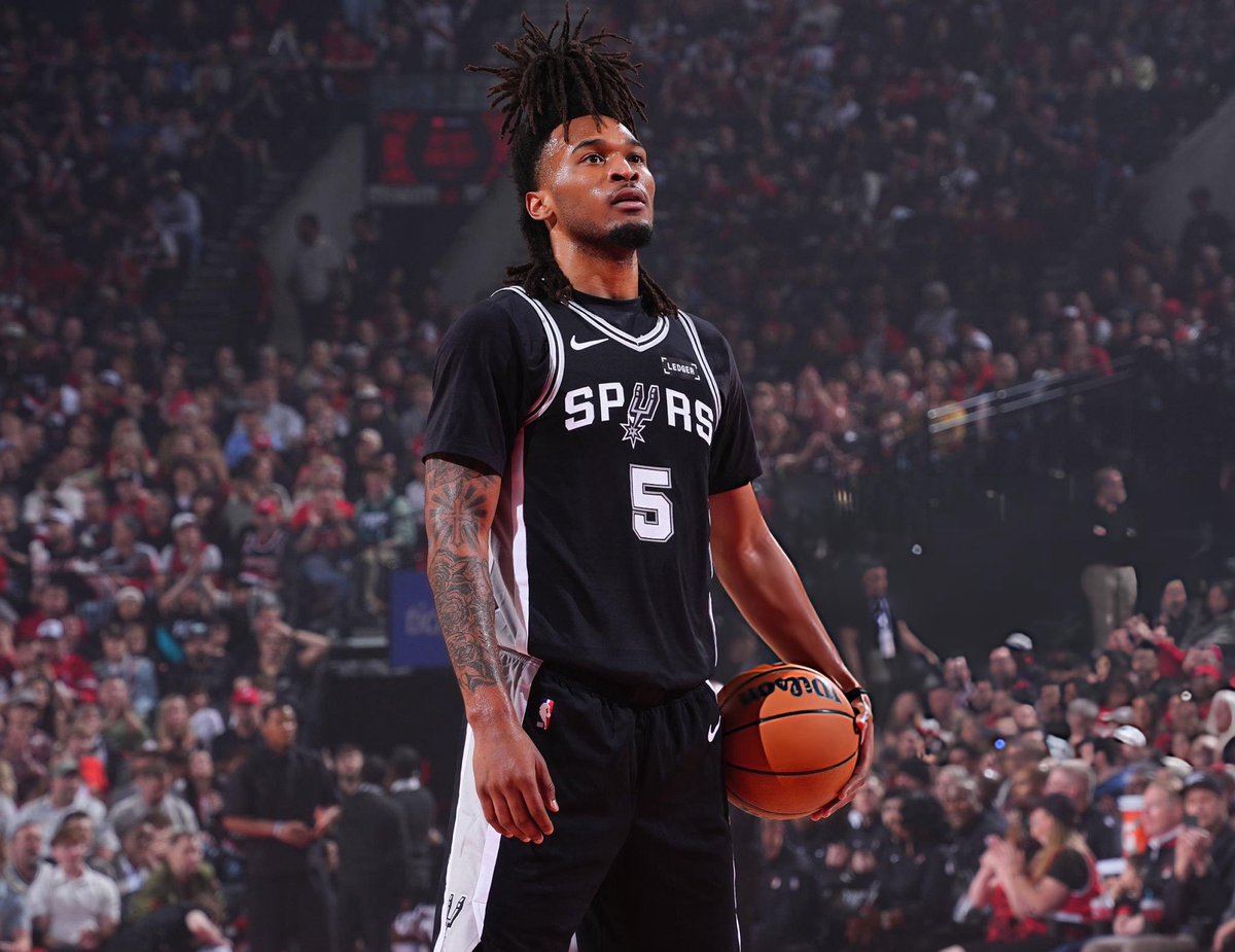 QUE VITÓRIA,
QUE HOMENS!

O que o Spurs fez a partir dos 5 minutos finais do terceiro quarto foi absurdo. Vitória MASSIVA, nas costas de Harper e Castle. 

Harper fez 22 pontos no segundo tempo, VTNC! 

SPURS 2X1 BLAZERS 

GO SPURSSSSSSS!!!