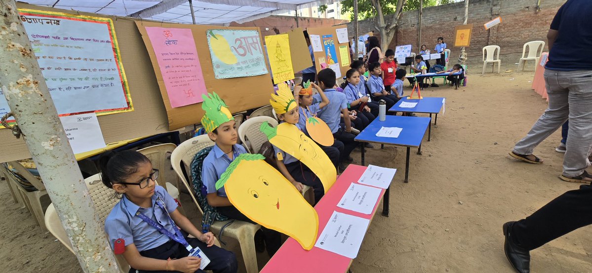 narottamsahoo's tweet image. Young minds. Bold ideas. Boundless curiosity!

At #KnowledgeFEST 3.0 hosted by #DivyaJyotSchool, Shilaj, Ahmedabad, students are not just presenting models - they are shaping the future with #innovation, #teamwork, and #scientific spirit.

Every #exhibit tells a story of