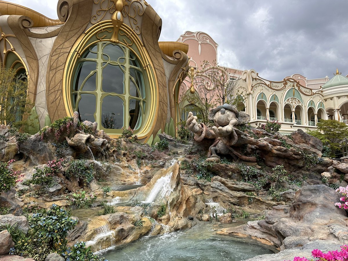 poorman50's tweet photo. 家族ディズニー楽しいわ😆 https://t.co/G17CKugxTw
