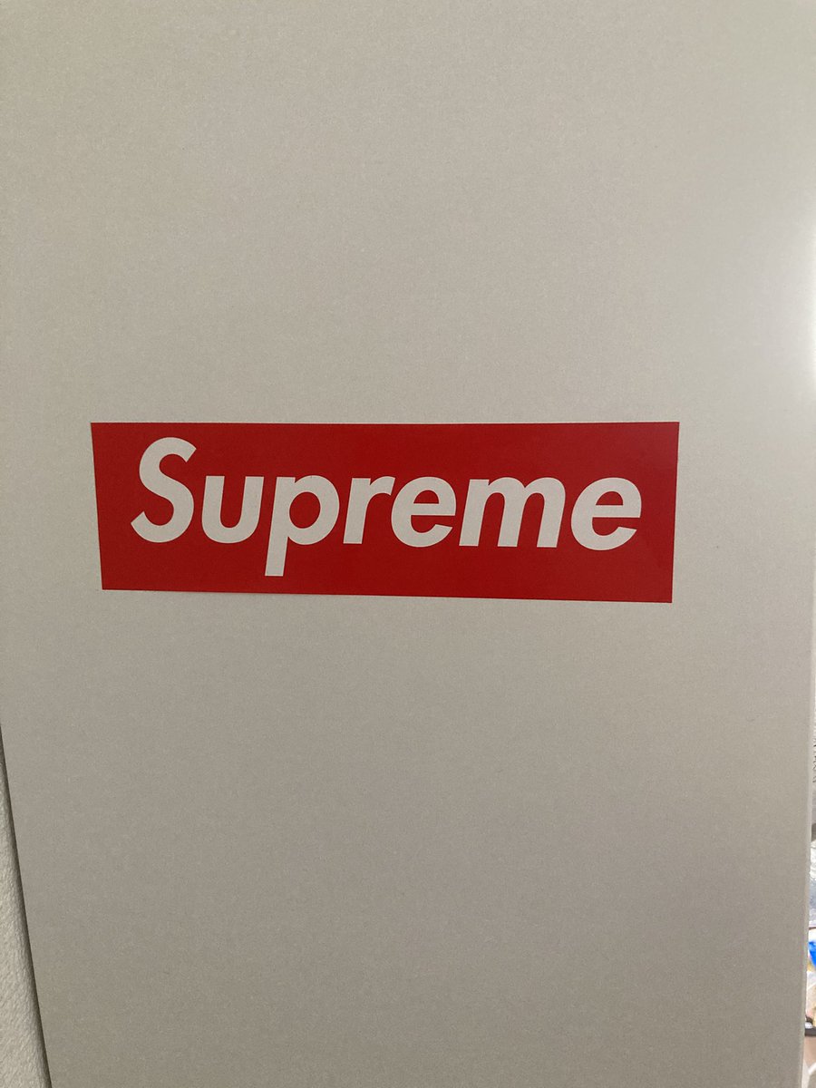 RA777333's tweet image. 仕事がきつくなって堪らなくなって貼った。
#supreme