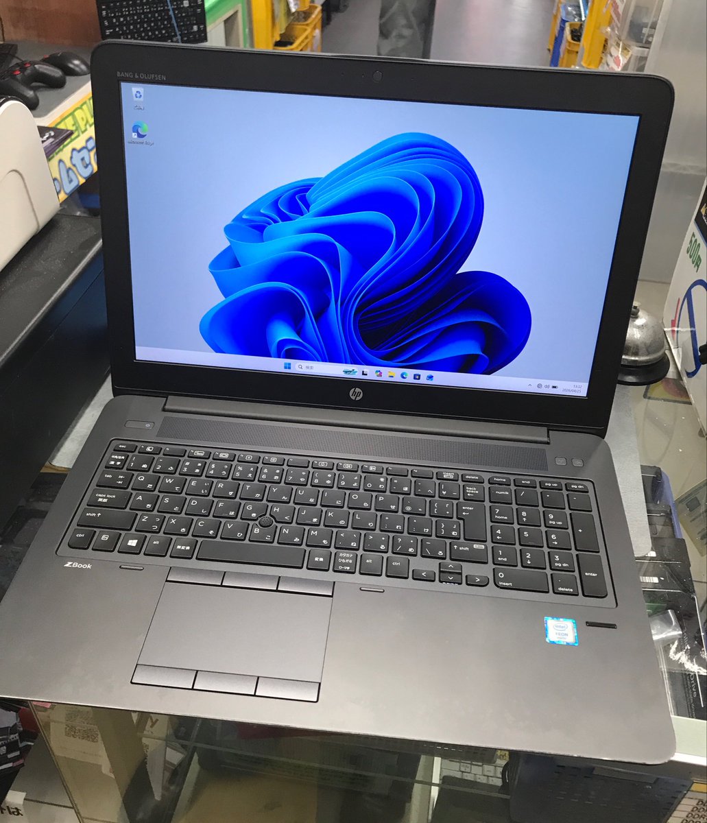 NT: HP ZBook 15 G3 Xeon E3-1505M v5 /16GB/SSD:512GB/Quadro M2000M