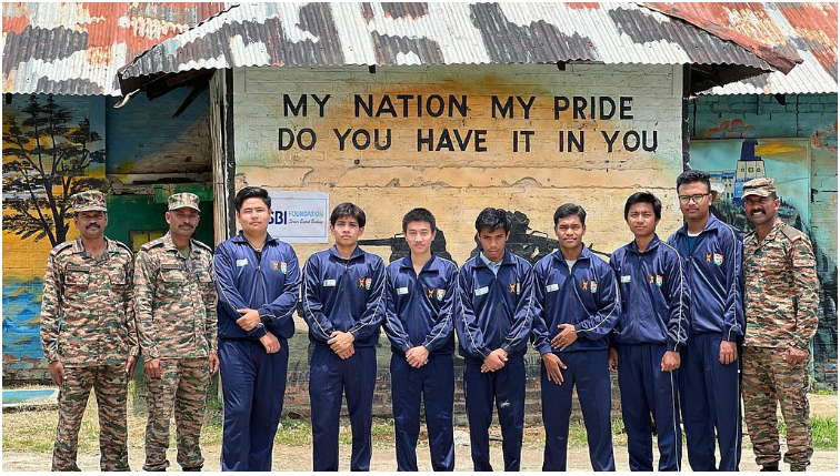#Indian Army’s ‘Super 50’ in #Manipur shines in #JEEMains2026 with 80% success  8 out of 10 students qualify.
P. Rohit (86.9 percentile) &amp; Ningthoujam Rohan Singh (84.48 percentile) make it to JEE Advanced.

Proof that discipline and education rise above challenges. #Super50