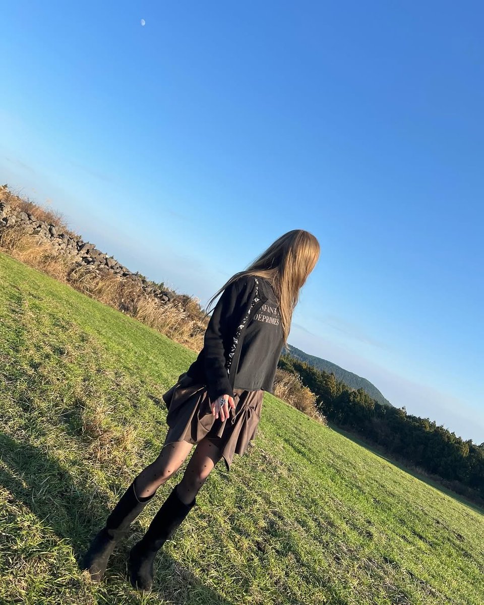 𝖉o𝑙𝑙𝕚es 𑁯 ✳ 𝟚—𝚑e͞αr𝕥s ! tweet media