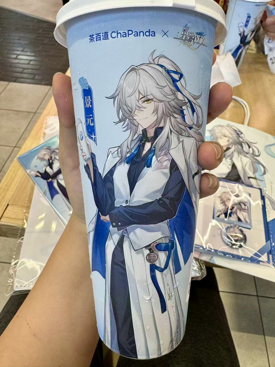 swployxx's tweet image. ChaPanda x Honkai Star Rail รอบนี้ Acrylic Stand ใหญ่มากกกกก 😆 รอบ Lukin coffee เก็บทั้งไพทั้งแคส แต่รอบนี้เก็บพี่จิงคนเดียว เมนที่เรารัก เพราะประหยัดงบ ถ้ามีเงินและทันก็จะไปเก็บเจ้เยาด้วย 🤣 #honkaistarrailth