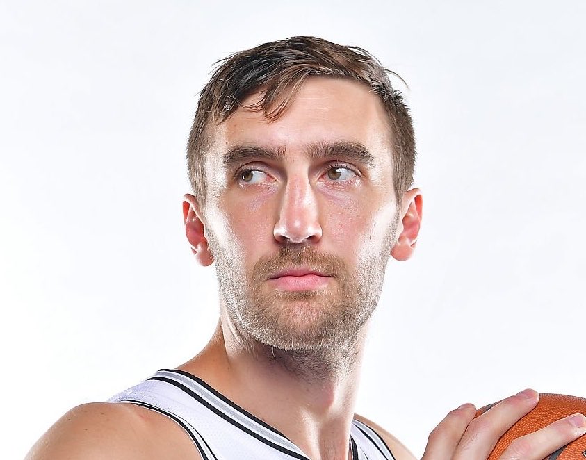 believer of buckets tweet media