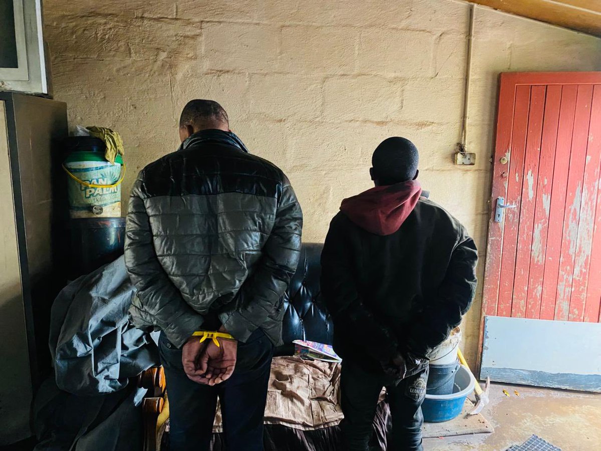 _ArriveAlive's tweet image. CIT suspects arrested and firearms recovered at Vosloorus

arrr.co.za/6f8Kj

#ArriveAlive #Crime @City_Ekurhuleni @SAPoliceService