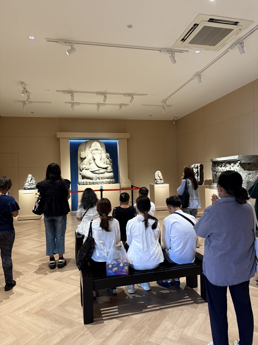 ⠁⠝⠑ tweet media