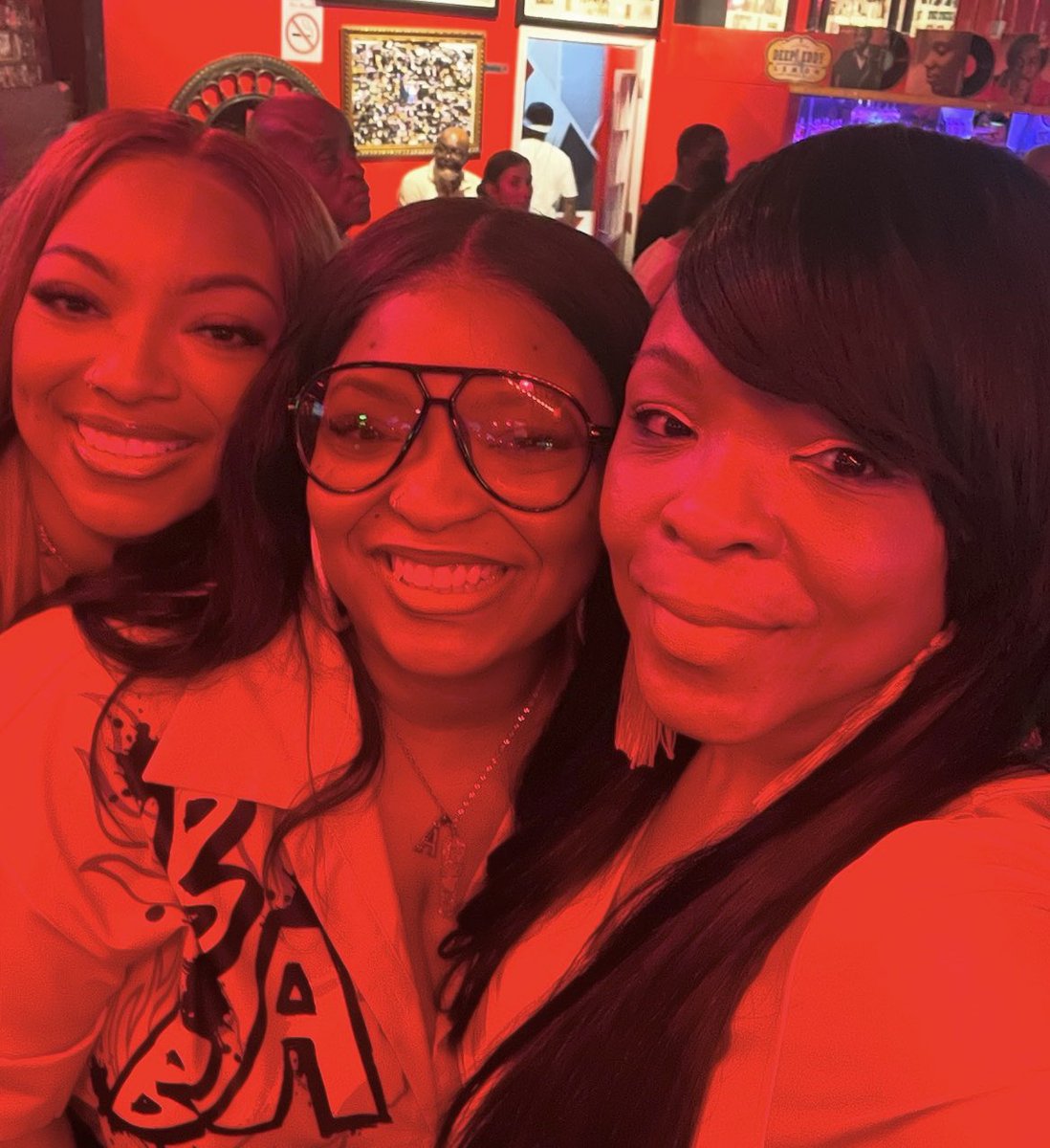 Vallagirl11's tweet image. Friday Family Night in Houston @ Red Rooster❤️❤️ #family #houston #funtimes #love #dance #music #love