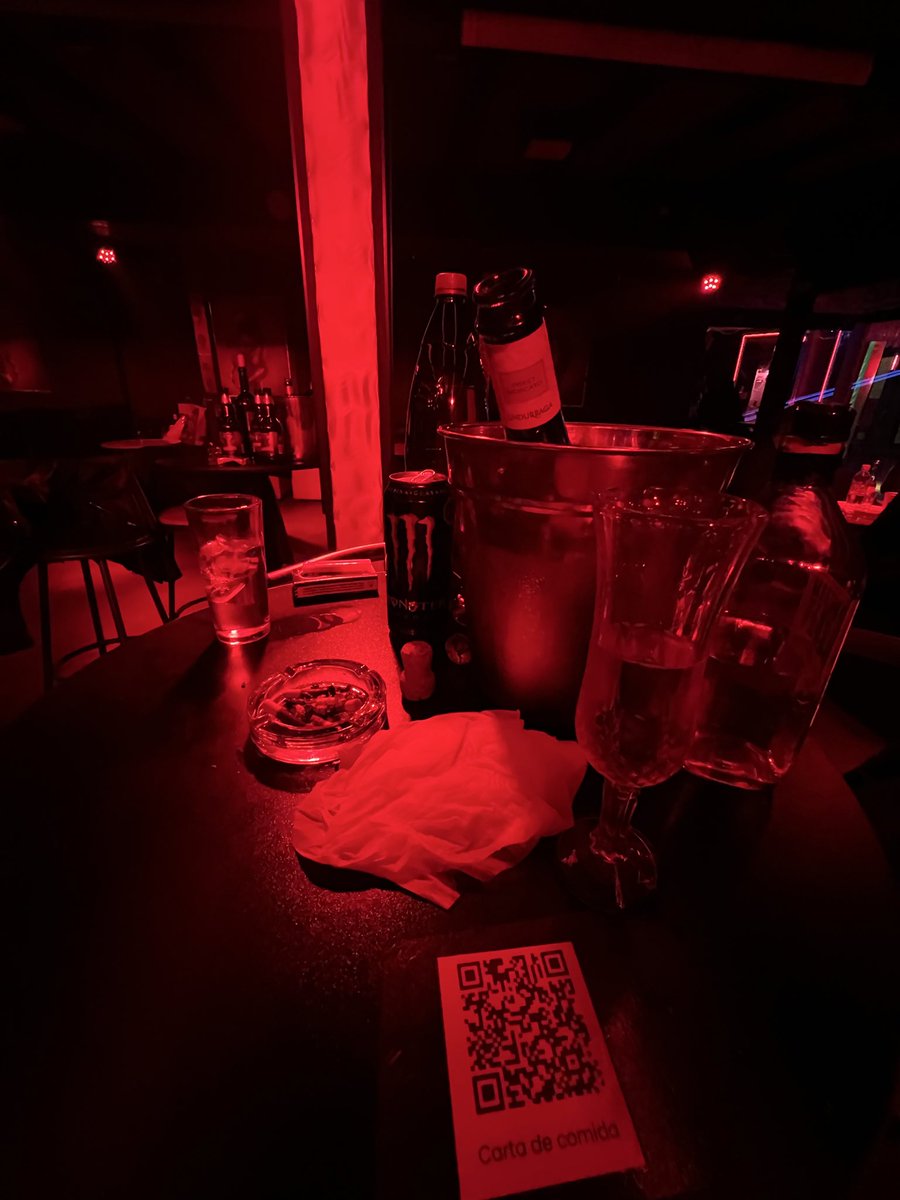 Acuario y Libra tweet media