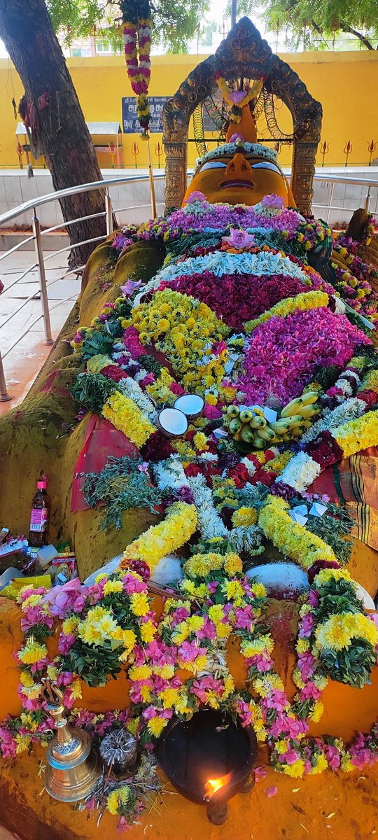 OptionChandru's tweet photo. @adithya I also belong to that temple, it is our "kula deivam". In Tharamangalam, தேர் திருவிழா (cart festival) is also done by 3 communities (Sengunthar, Nadar &amp; Vanniyar). Happy to see this sir, thanks for sharing 👍 https://t.co/ualIPAQU4R