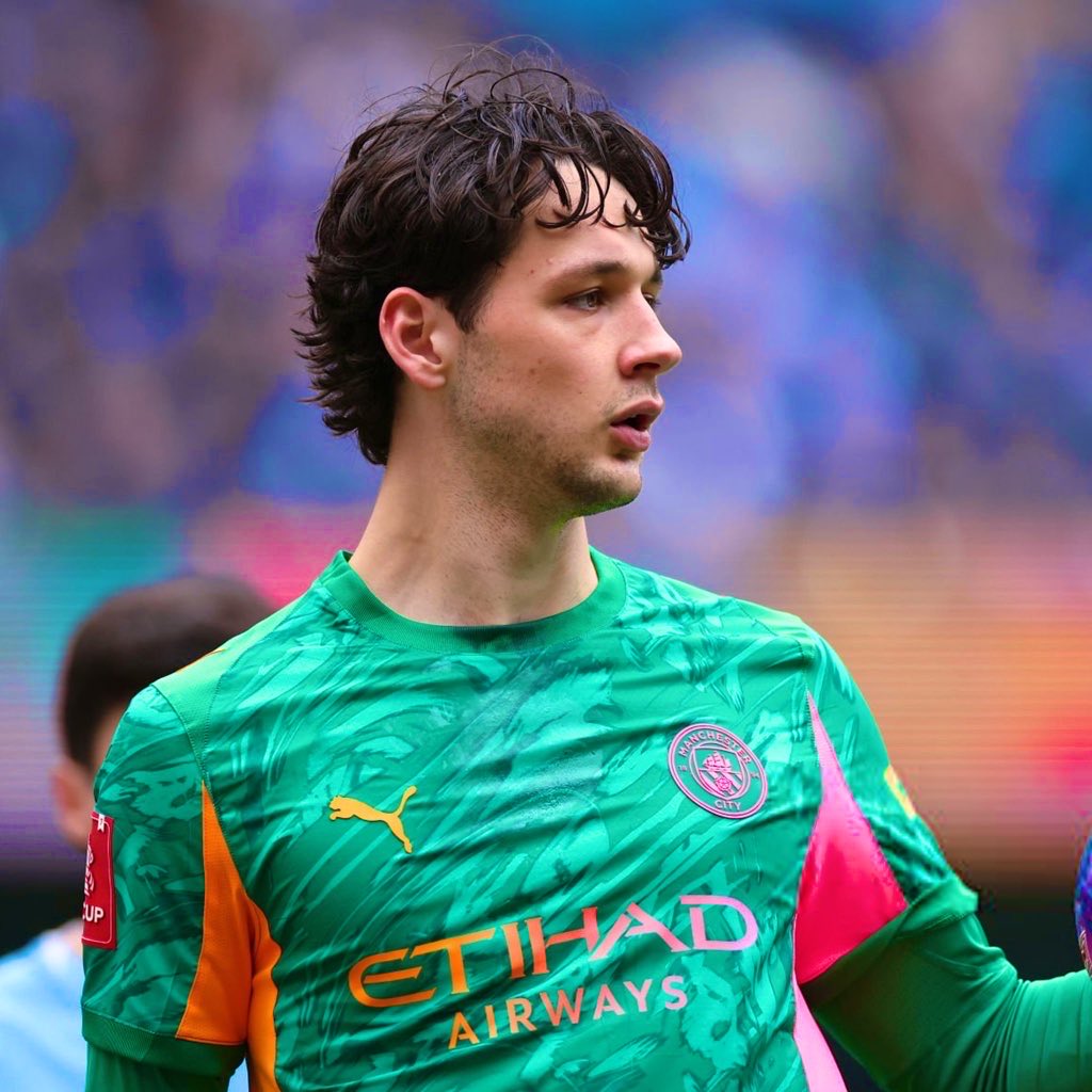 Ernest🐺 tweet media