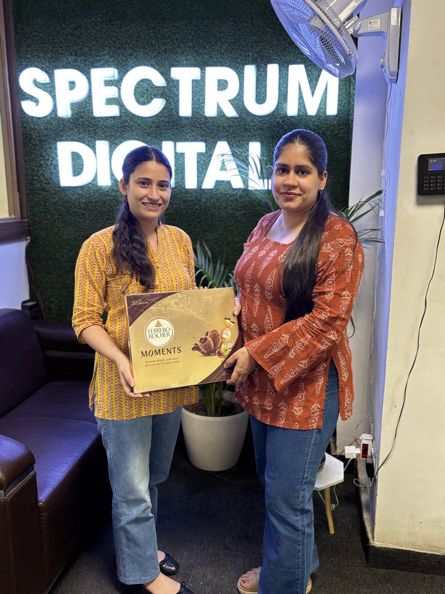 Spectrum_Digit's tweet photo. Congratulations to 𝗠𝗮𝗻𝗷𝘂 on completing 3years with 𝗦𝗽𝗲𝗰𝘁𝗿𝘂𝗺 𝗗𝗶𝗴𝗶𝘁𝗮𝗹 as part of our 𝗖𝗣𝗟 𝗗𝗲𝗹𝗶𝘃𝗲𝗿𝘆 𝘁𝗲𝗮𝗺.

Wishing you many more achievements and a successful journey ahead.

#WorkAnniversary #TeamSuccess #CPLDelivery #GrowthJourney #SpectrumDigital https://t.co/9R5vig7Pvl