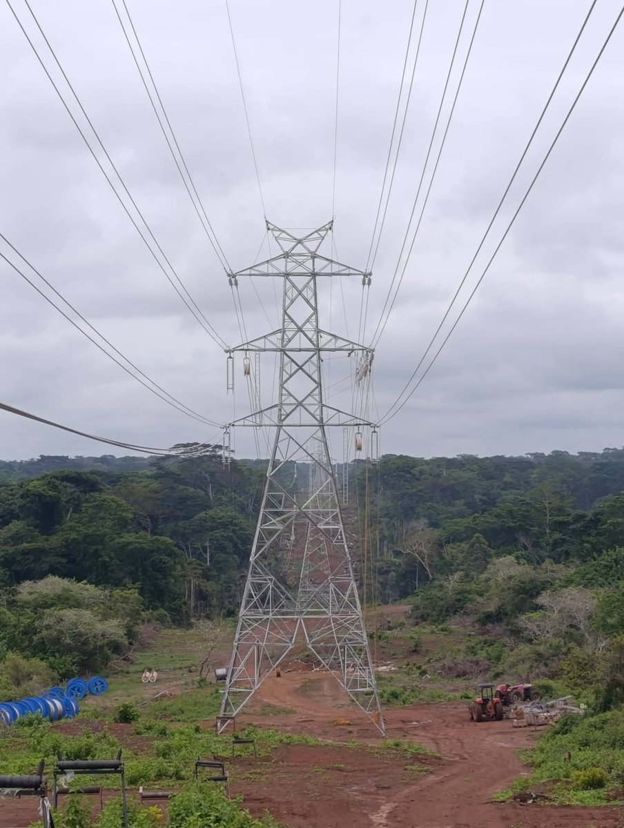 TheCameroonianZ's tweet image. Système électrique national unifié #Cameroon :

*Projet de raccordement du Réseau Interconnecté Sud (#RIS) au Réseau Interconnecté Nord (#RIN).