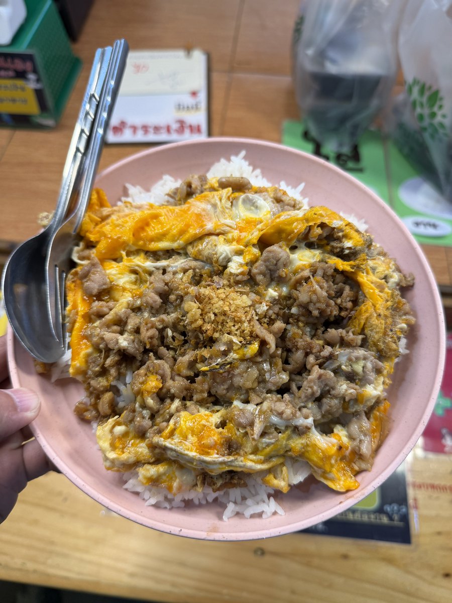 คือผมต้องทราบไหม 🐈‍⬛ tweet media