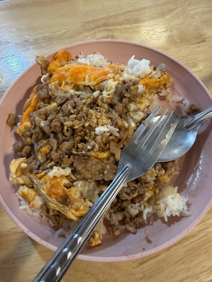 คือผมต้องทราบไหม 🐈‍⬛ tweet media