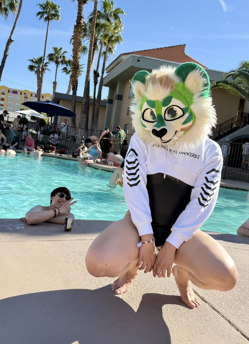 miss the pool vibe @ #LVFC
#FursuitFriday ft. <a href="/KodaKeijin/">koda // deon 🔜 LVFC</a> at the back