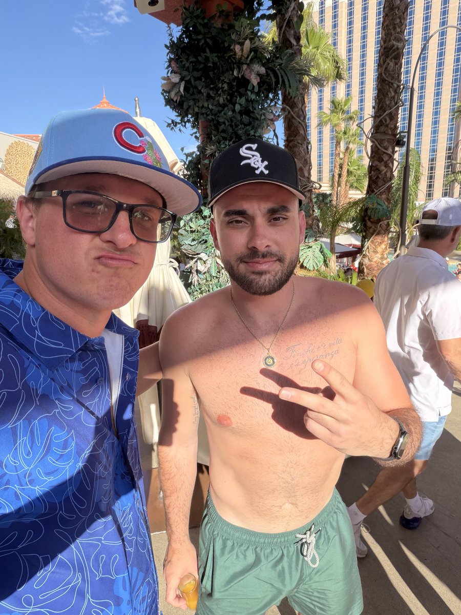 honk_your_horn tweet media