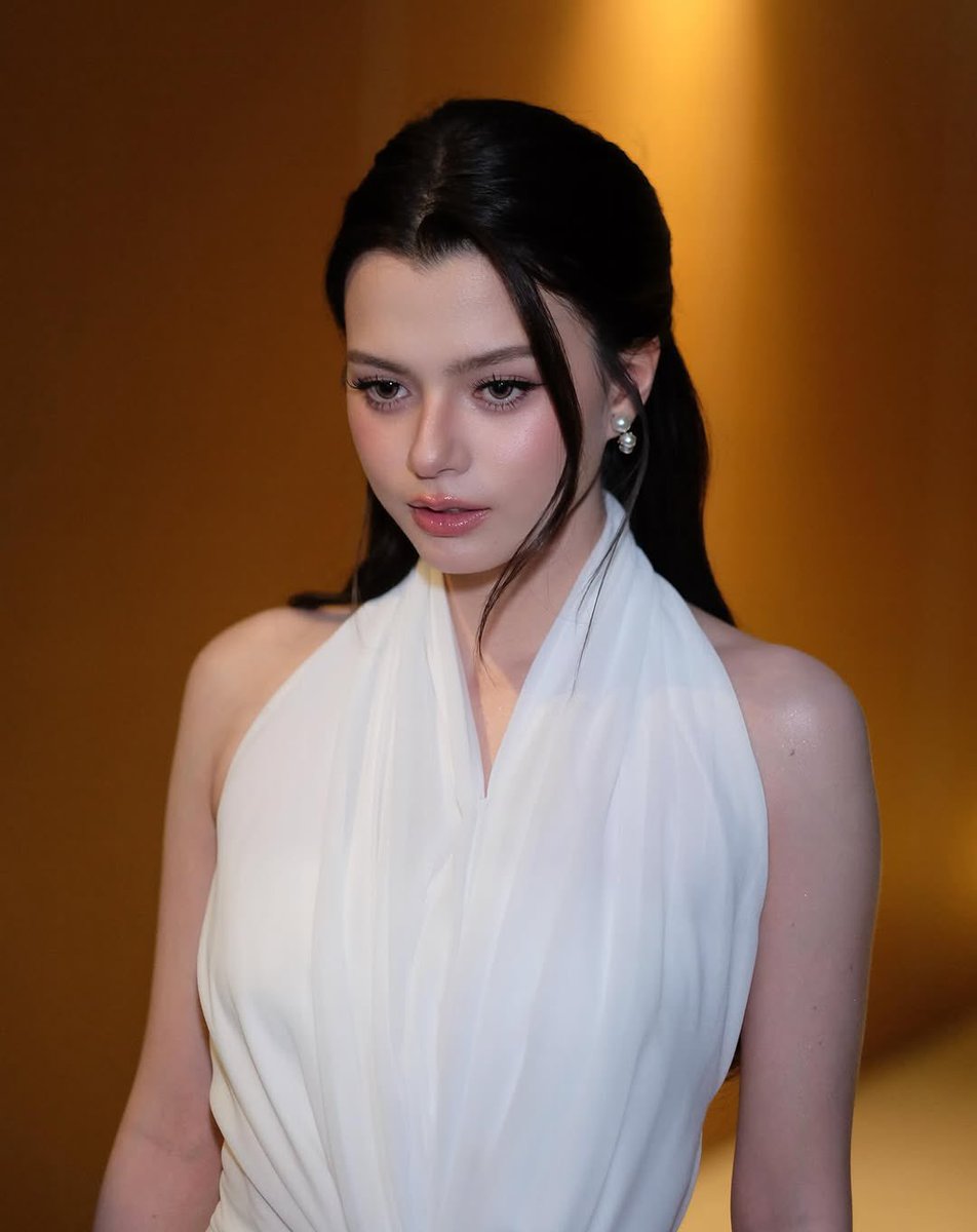 BECKY OFFICIAL tweet media