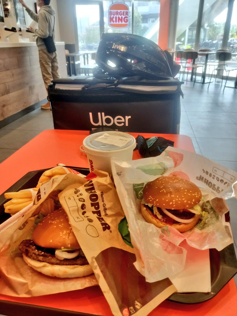 yoshiosoul1982's tweet image. #Uber
#バーガーキング #神クーポン
ワッパーってなんでこんなに美味しいんだろう。
誕生日クーポンでワッパー無料は神過ぎ！

今日のUberの単価が鬼なのはこれで相殺されてなかった事にします。
