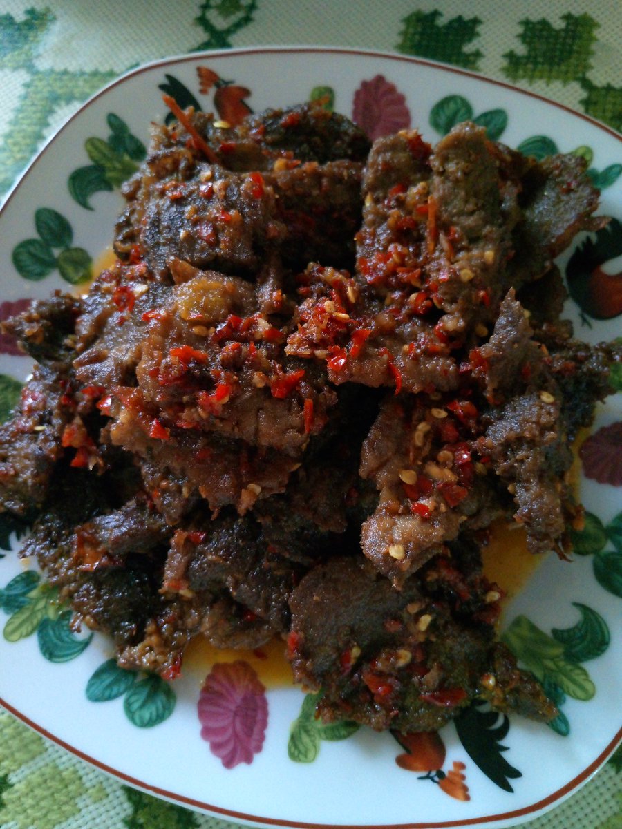 Dendeng balado, karena suami Sunda jadi minyak nya dikit, tapi anak Padang sekali 😁