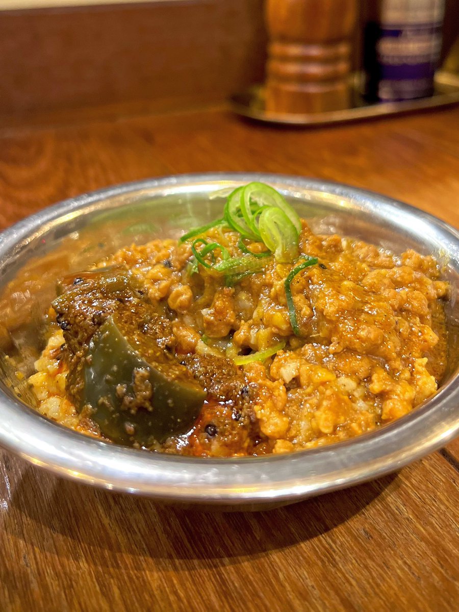 trippybunny's tweet image. ミニカレー飯 茄子のアチャール

カレーは変わらぬバランスキーマ
+アチャールとても良い

そういえば
今日は何の日？投稿終了

麺楽 軽波氏
若き店主 歩くんの進歩が楽しい
@Ayu_Itadakimas 

次は５００００杯ですね🍜

#Curry #Spice 
#カレー #スパイス #マサラ 
#カレーディグ 
#ラーメンライス