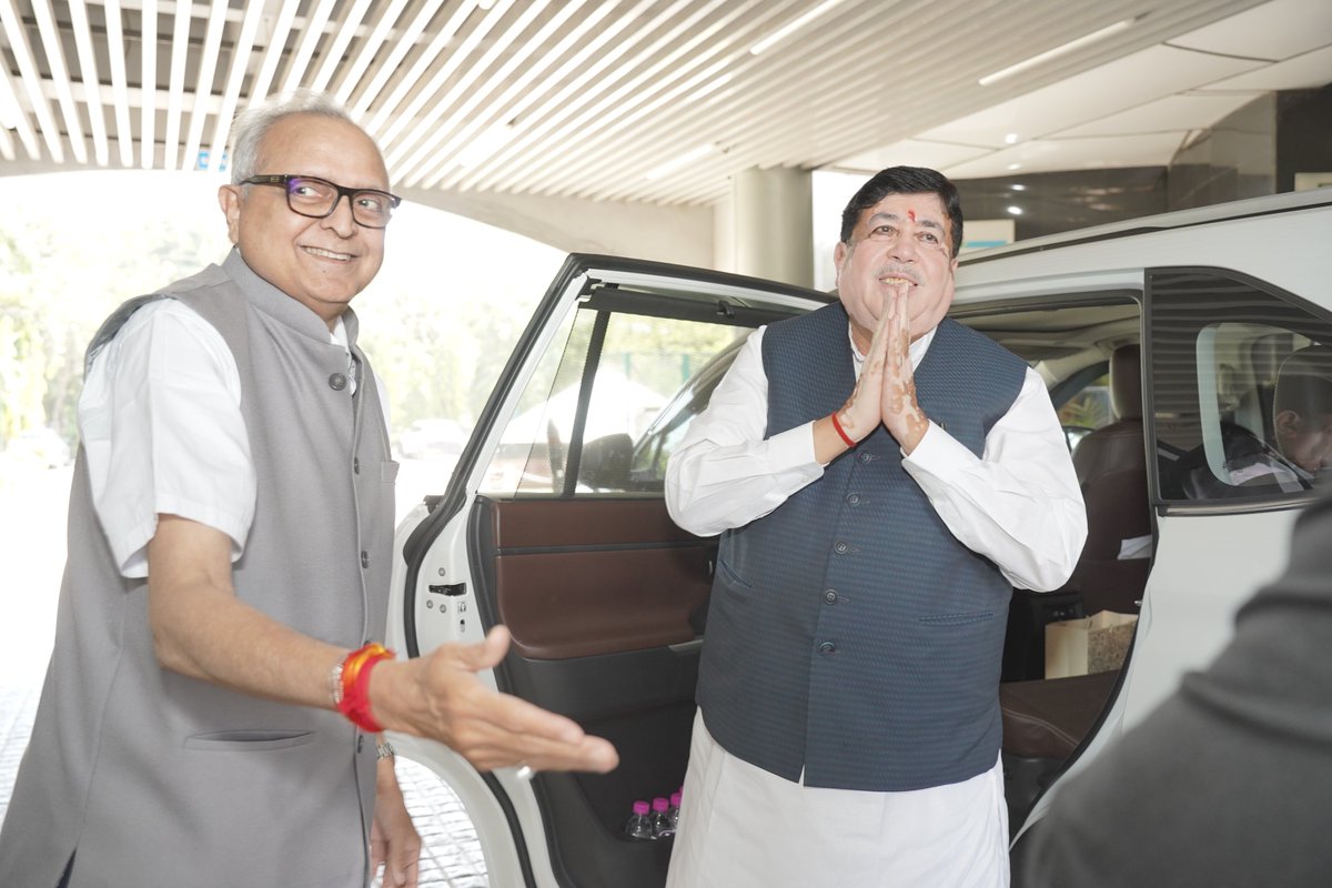 IFFCO__TOKIO's tweet photo. IFFCO-TOKIO family is filled with pride and joy as we welcome Hon'ble Shri Dileep Sanghani Ji, Chairman, IFFCO & IFFCO-TOKIO, Respected Smt. Geetaben Sanghani Ji, to our premises.

Every visit from our esteemed leadership serves as a reminder of the values that drive us: purpose, unity, and an unwavering commitment to growth. Their guidance lights the path forward for every member of the IFFCO-TOKIO family.

We are truly grateful for their gracious presence and the inspiration they bring with them.
A warm and heartfelt welcome to our distinguished guests.

@Dileep_Sanghani @KiritkrJPatel @Subrata31173986 @IFFCO_PR @rameshkumar2842 Tatsuya Fujimoto

#IFFCOTOKIO #CorporateLeadership #Welcome #InsuranceSector #MuskurateRaho