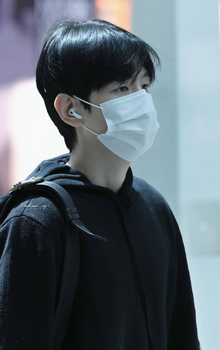 Baekmae_xy's tweet photo. 260425 인천✈️
보고 싶어…🥺
#BAEKHYUN  #백현 #ベッキョン #伯贤 
@B_hundred_Hyun https://t.co/IWKfPXYyGG