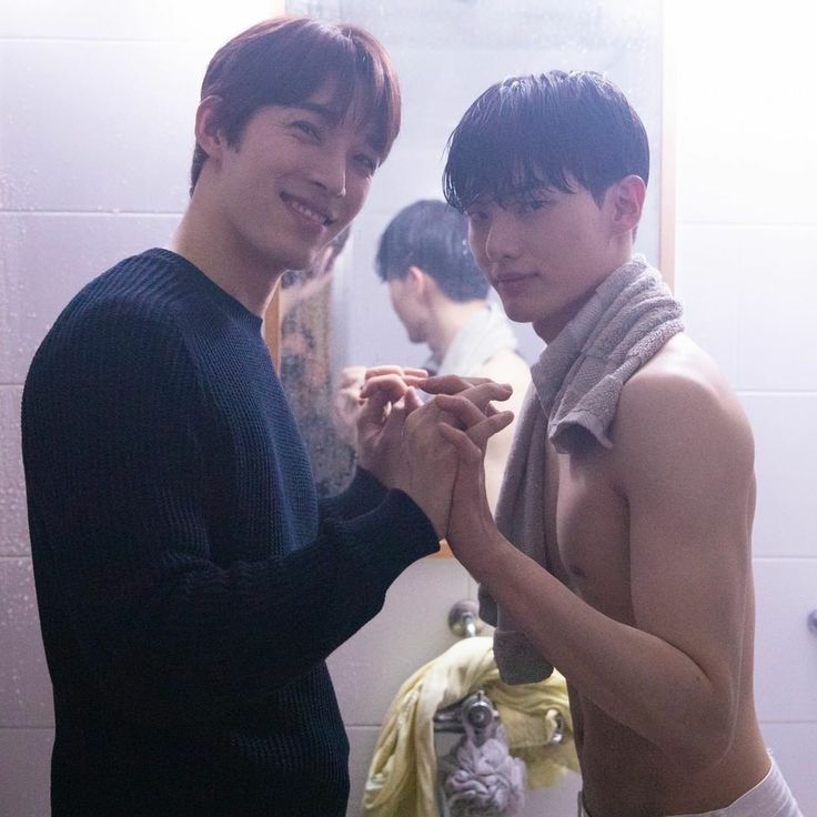 HninYatiHtoo1's tweet image. Kang Eunbin, who played Cha Siwon in Blueming, liked a fan comment about Season 2… is that a hint? 👀
#blueming