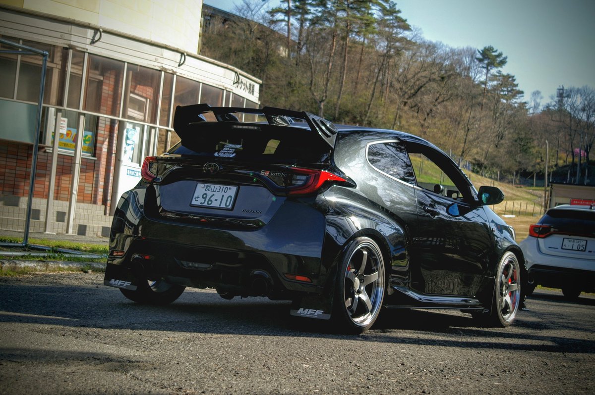 べんぞう tweet media