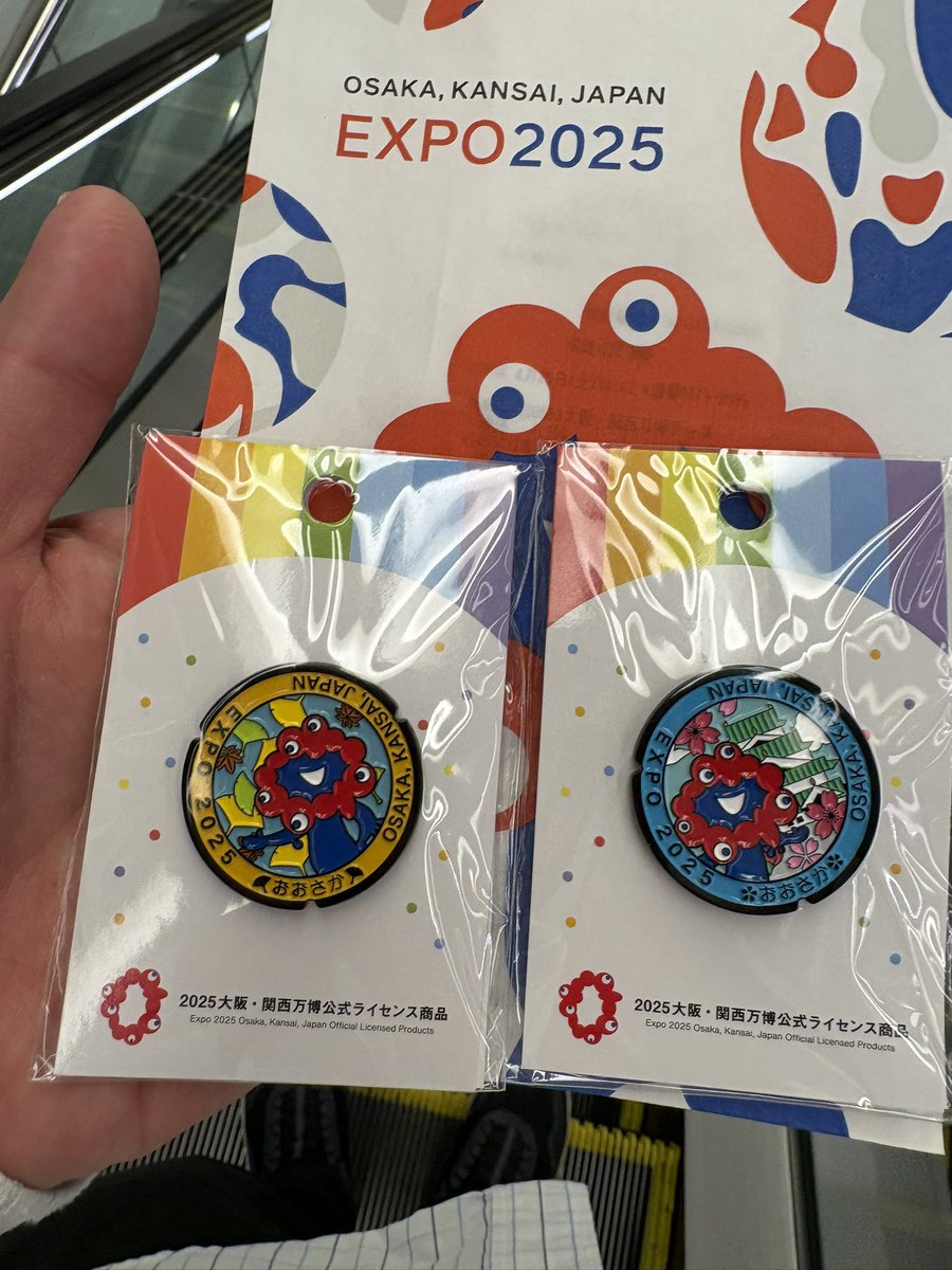大丸梅田店にてマンホールピンズ3種類販売中でした