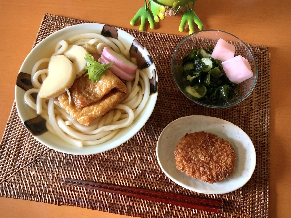 Ichirokoganei's tweet image. おはようございました　土曜　晴れ
たけのこが店先に並んでいてちょっと興奮します😆
早速茹でて「筍うどん」です
午後はちょっとだけ庭で力仕事します

早く山火事おさまってほしいです

良い週末を

#staysafe 🔥