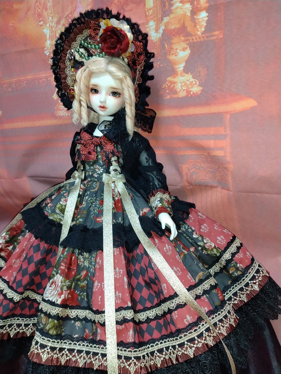 lemuliadool2005's tweet photo. SD、SD13、SDgr（S胸）の女の子サイズ。袖丈をgrボディに合わせました。（SDgr（L胸）は着用不可かもしれません。）ワンピースドレス＋パニエ＋ハーフボンネット。1セットのみ。
#ドルパ55 
#ドルパ_ディーラー 
#Lemulia https://t.co/mC96OPmWnl