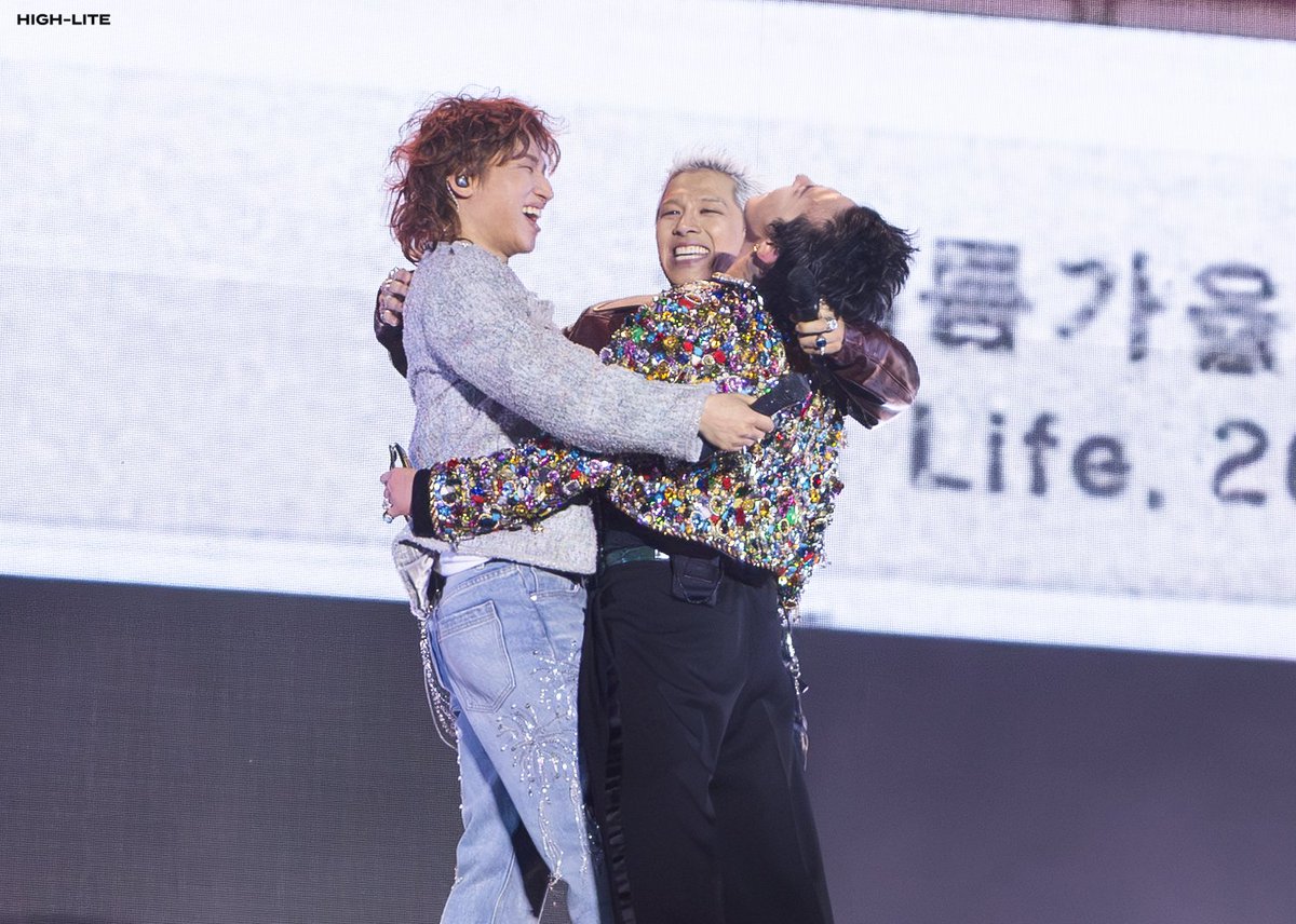 하이라이트 tweet media