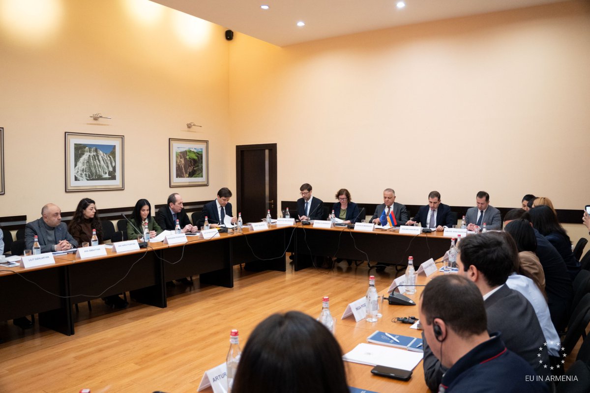 EU_Armenia's tweet image. 6th 🇪🇺🇦🇲 Customs Sub-Committee met under #CEPA focusing on
✅ Easier trade through regulatory alignment
✅ Smarter borders with modern infrastructure
✅ Stronger cooperation to tackle shared risks
A🗝️step in deepening economic ties &amp;amp; ensuring fair, secure trade. #StrongerTogether